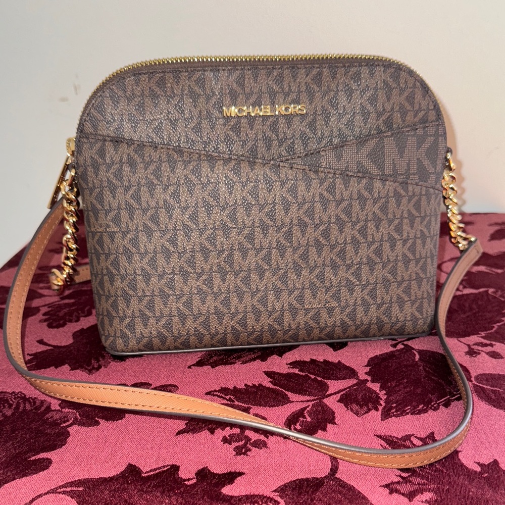Michael Kors Jet Set Dome Crossbody • MK Signature Brown